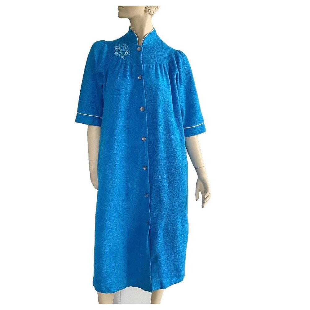 Vintage 1950s Bathrobe, Size Large, Blue Warm Nightgown with Embroidered Flowers